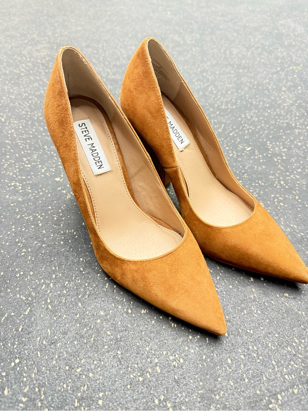 Steve Madden Suede Pumps